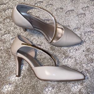 Beige Patent Leather Heels with Gold Detailing
